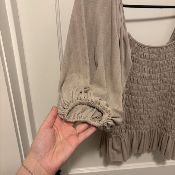 Women’s Anama Ruched Ruffle Blouse Size M - Picture 4 of 6